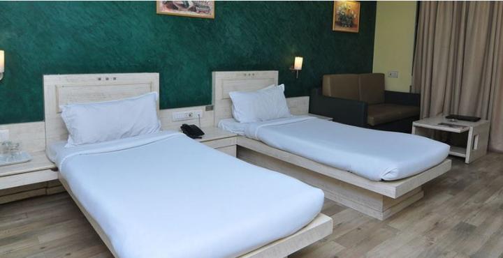 Infiniti Hotel And Spa Індаур Екстер'єр фото