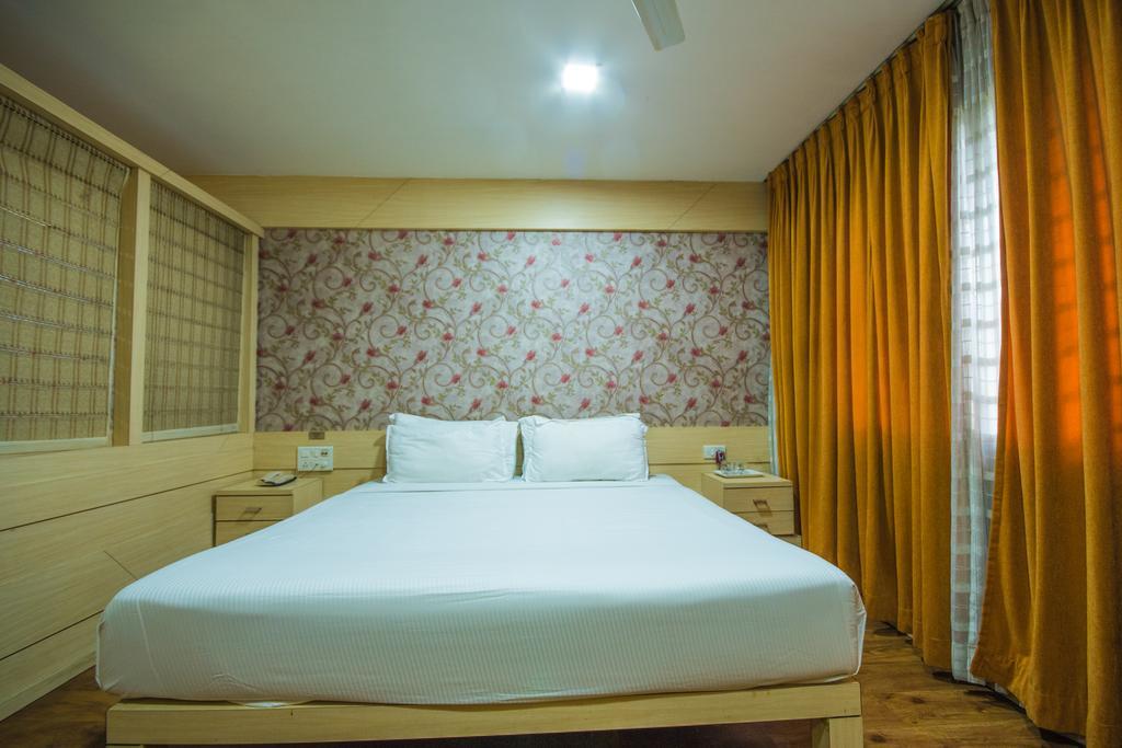 Infiniti Hotel And Spa Індаур Екстер'єр фото
