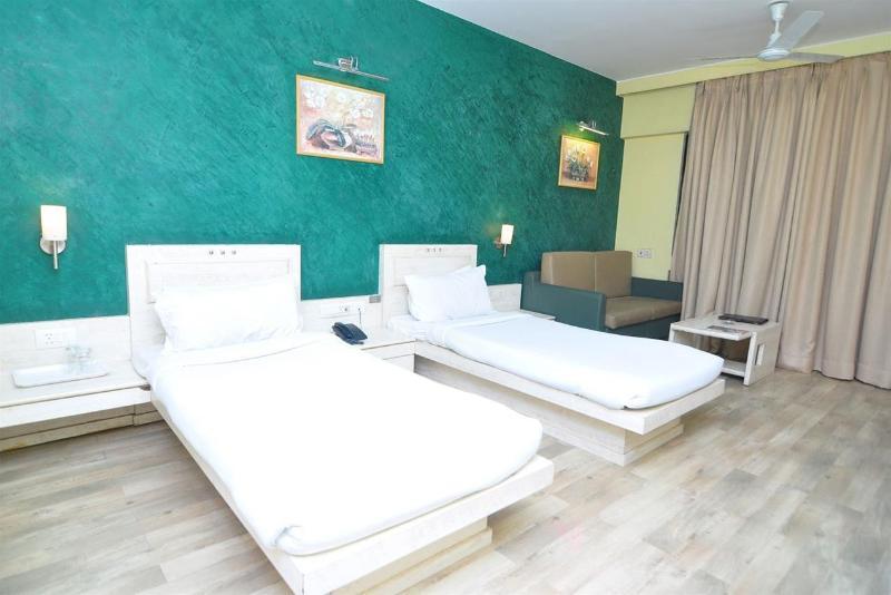 Infiniti Hotel And Spa Індаур Екстер'єр фото
